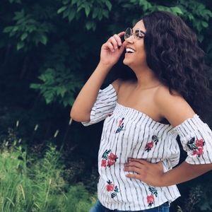 Meet your Posher, Adriele